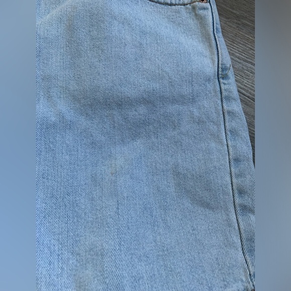 VTG Levi’s Mom Shorts Classic Denim Shorts Light Wash Blue Size 14 Size 32 Boho - Picture 4 of 10